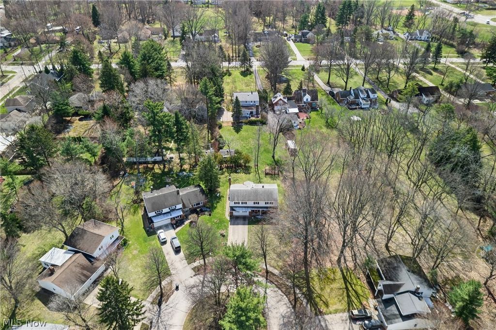 Photo of 1044 Linden Lane, Lyndhurst, OH 44124 (MLS # 5196370)