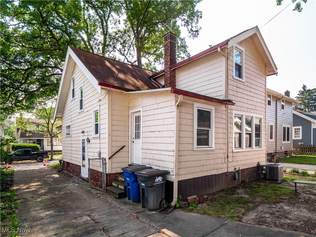 Mathews & Gilberts 03 - Residential