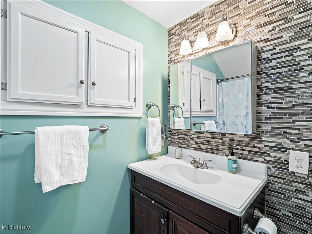 Mathews & Gilberts 03 - Residential