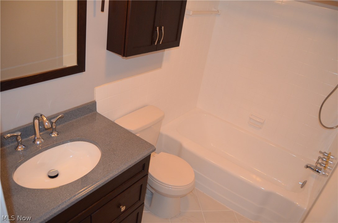 6970 Carriage Hill Condo - Residential