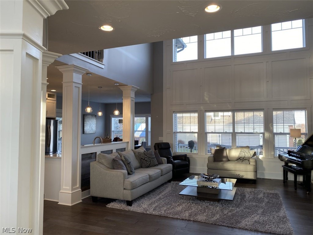 Villas/St James Place 03 - Residential