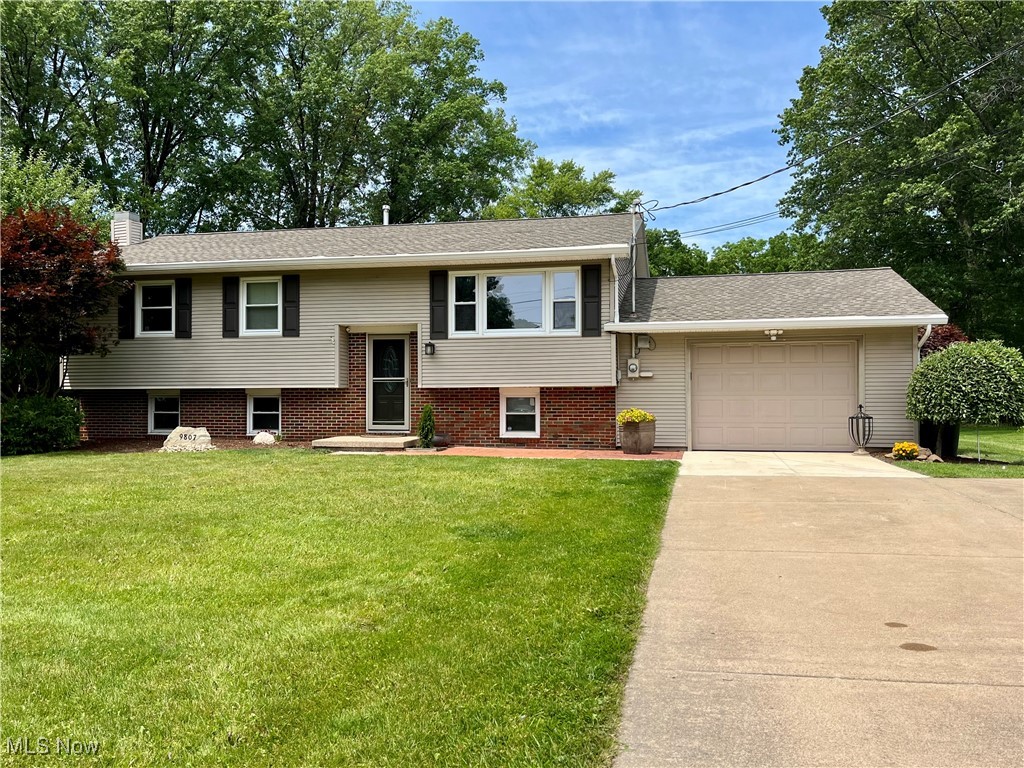 Spacious and well-maintained 5-bedroom split-level home on over 3 acres of peaceful countryside. The updated kitchen features modern appliances and flows seamlessly onto a large deck, perfect for entertaining, complete with a pool and hot tub. The main floor offers a dining room with beautiful wood flooring, 3 bedrooms including a master suite with private bath, plus an additional full bath. The lower level provides a separate living suite with its own bedroom, family room, laundry room, and a 5th bedroom currently used as an office. Enjoy the large, private backyard with open country views, a storage shed, and plenty of space for outdoor activities.
New carpet 2025, newer roof 2017. This home is a rare find!! Make your appointment today!!