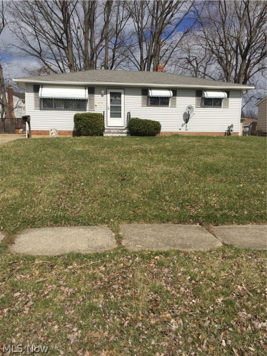 3 bd ranch with addition that has its own private entrance. First floor laundry. New furnace 2016