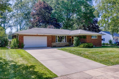 Homes For Sale - 2588 17th Street<br/> Cuyahoga Falls, OH 44223
