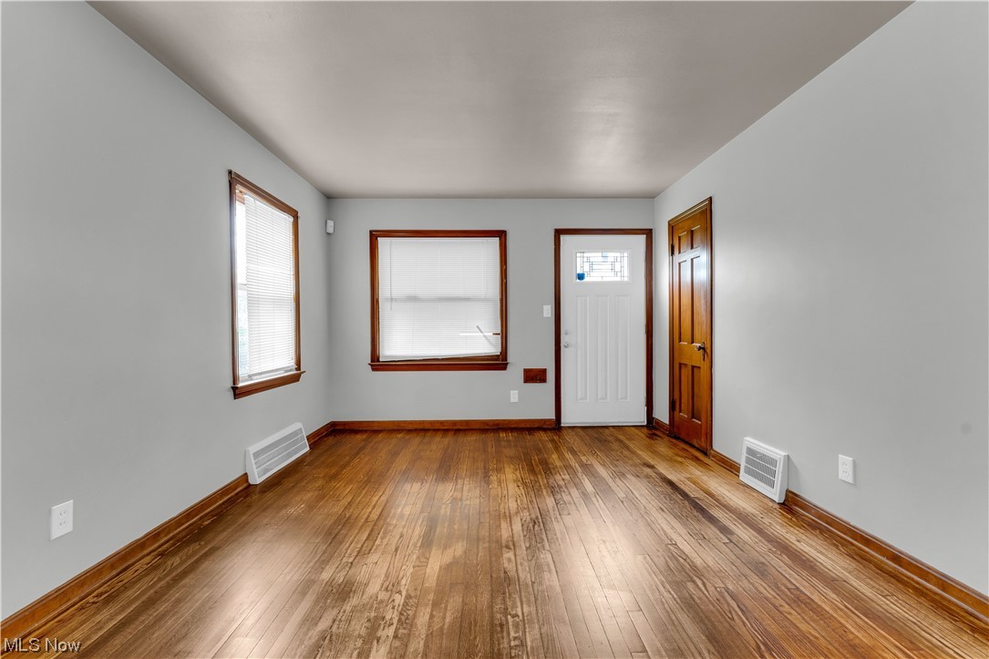 Maple Heights 01 - Residential Lease