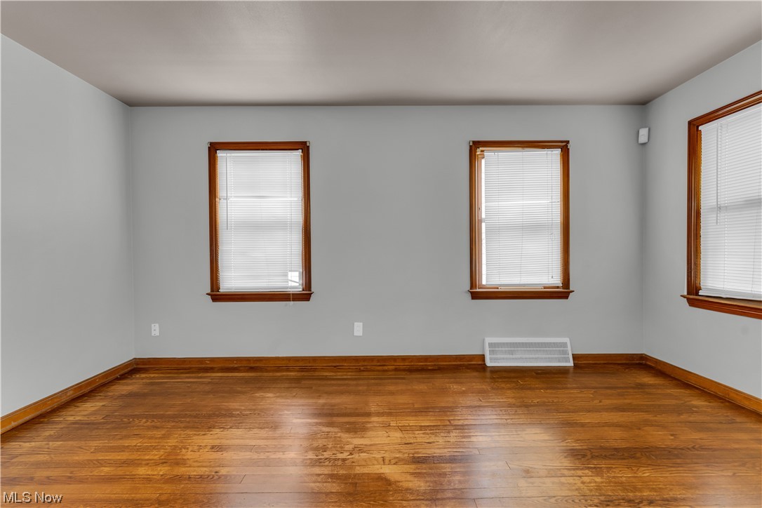 Maple Heights 01 - Residential Lease