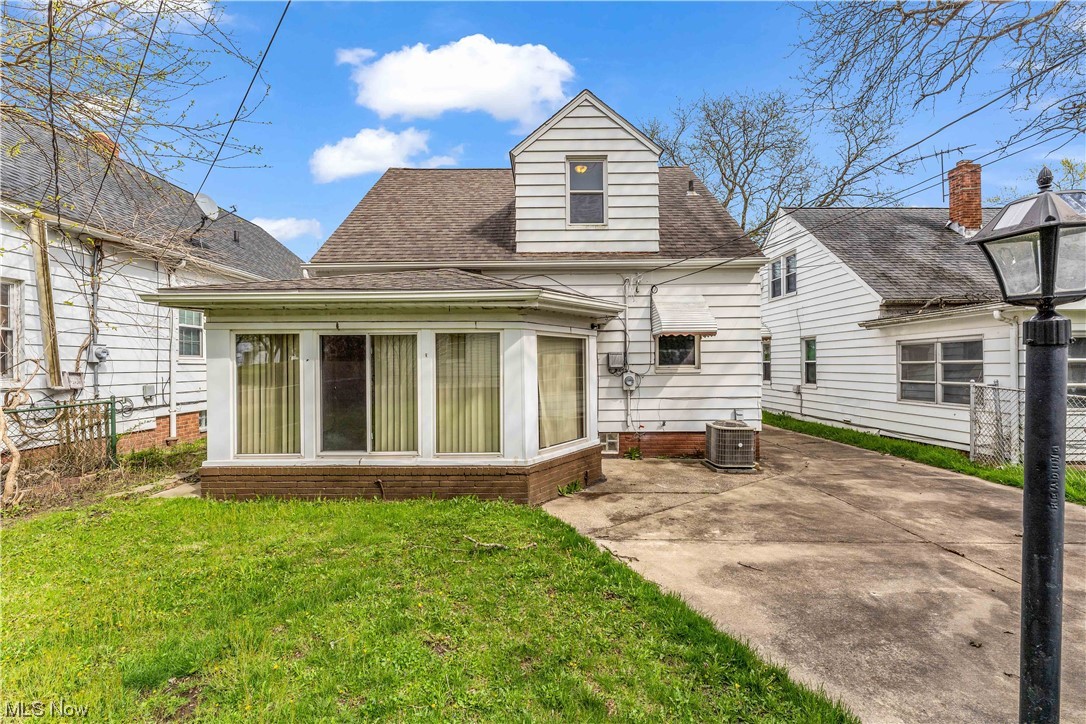 Maple Heights 01 - Residential Lease