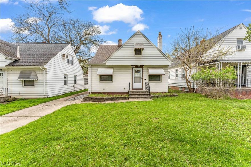 5434 South BLVD, Maple Heights -  3 bed, 1.5 bath single family home //

$1095 rent / $1095 deposit //
$49 application fee per adult //
NO SMOKING //
1 time $129 non-refundable set up fee paid at lease signing //

$30/month required resident benefit package; can include personal property/liability insurance for an additional $5/month for $35/month total. //

All applicants are required to fill out a PetScreening app, found on our website directly on the app before being processed. Even if you have NO pets - this app must be filled out. One-time, non-refundable pet fee of $200-300 per animal applies to all pets & must be paid prior to or when you pay your first month rent. (No fee for qualified assistance animals). //

Our app is processed through secure site: Findigs, they require ID & income verification. W/O this, your app will not be processed. They offer24/7chat support on their app directly for questions. //

Freshly painted walls, new flooring, updated fixtures & mor