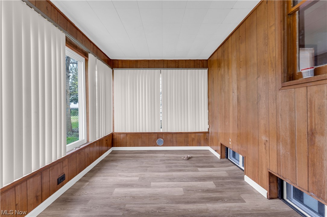 Maple Heights 01 - Residential Lease