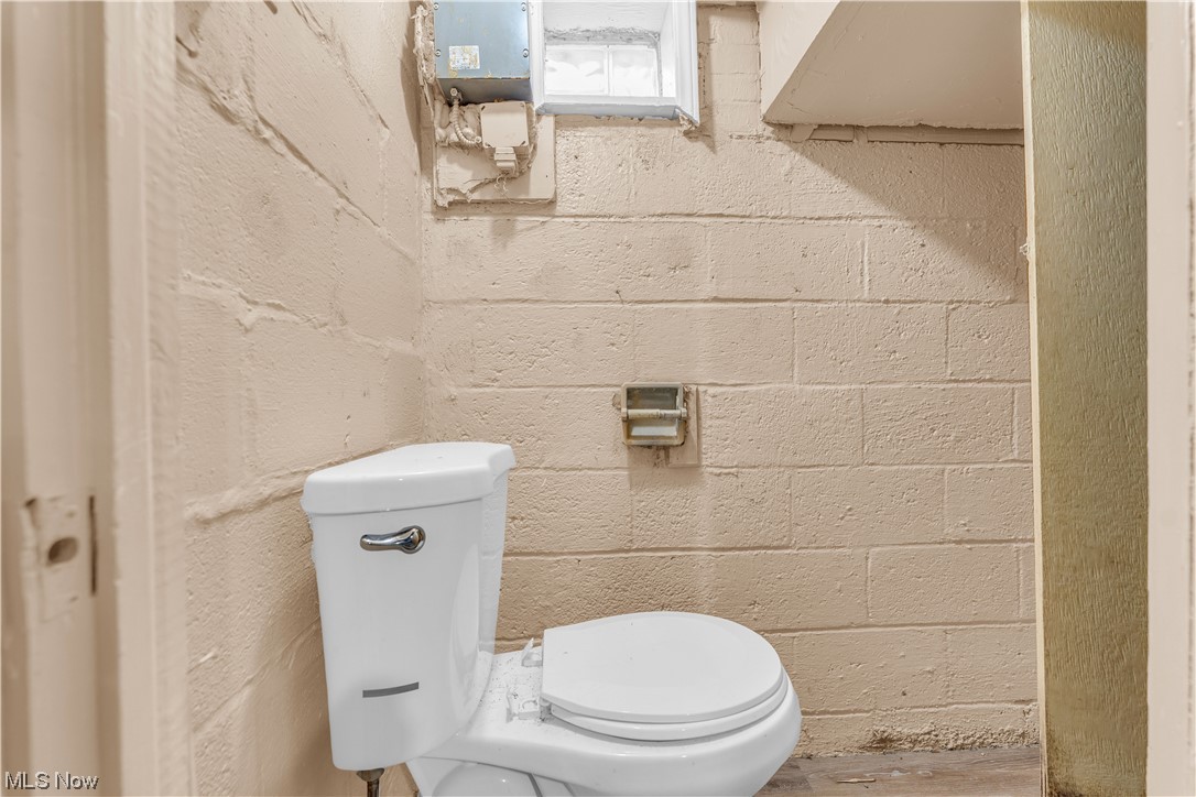 Maple Heights 01 - Residential Lease