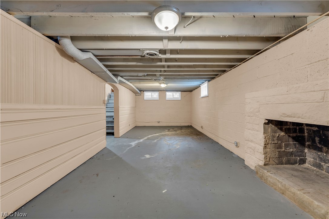 Maple Heights 01 - Residential Lease