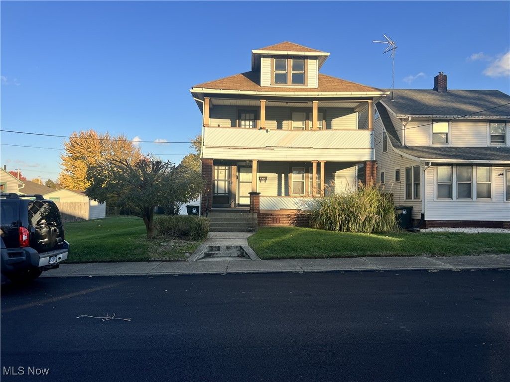 Photo of 1214 Roslyn Avenue SW, Canton, OH 44710 (MLS # 5177088)