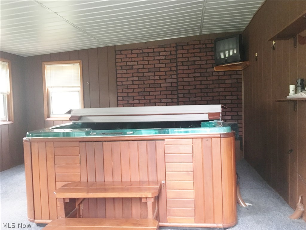 Woodland Acres - Residential