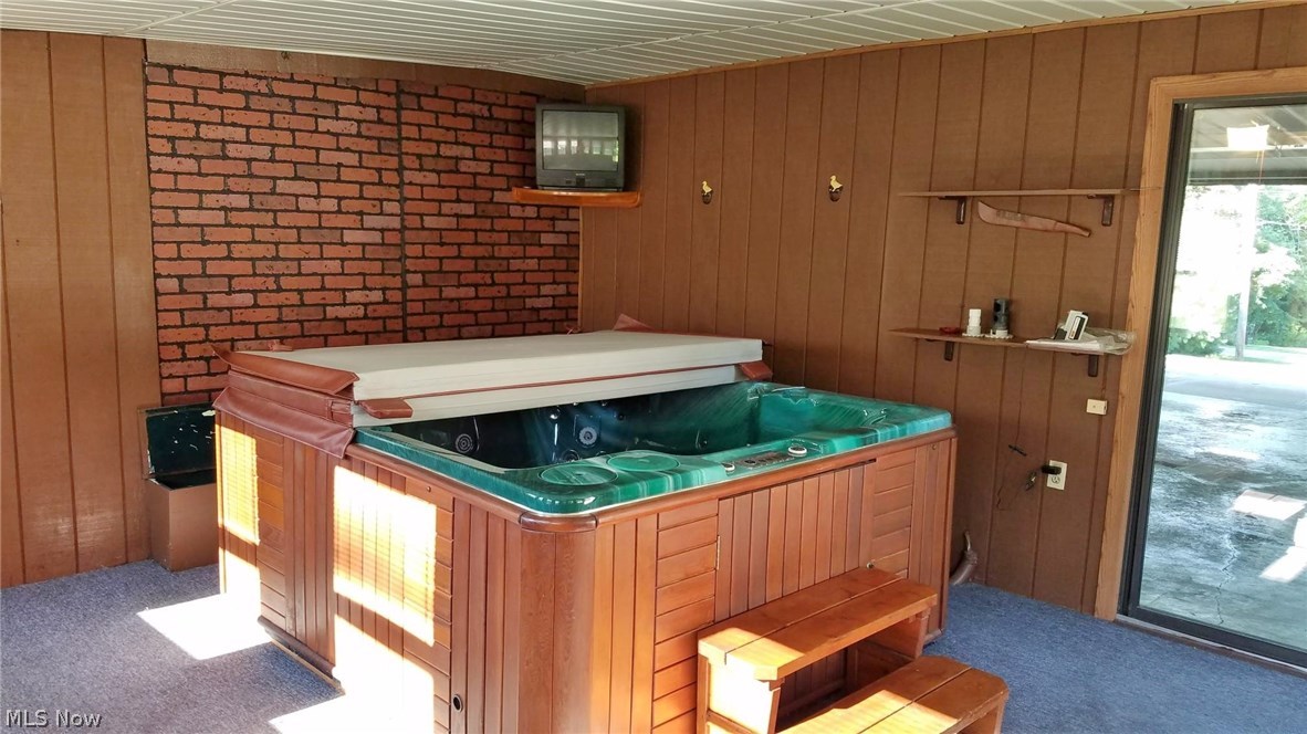 Woodland Acres - Residential