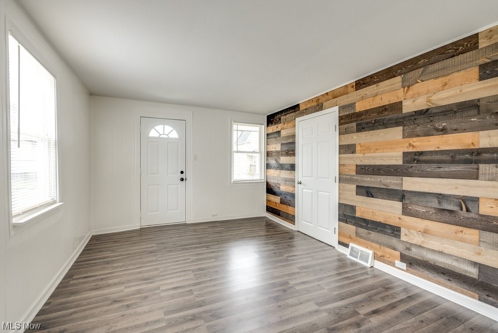 Fw Sears Sub - Residential