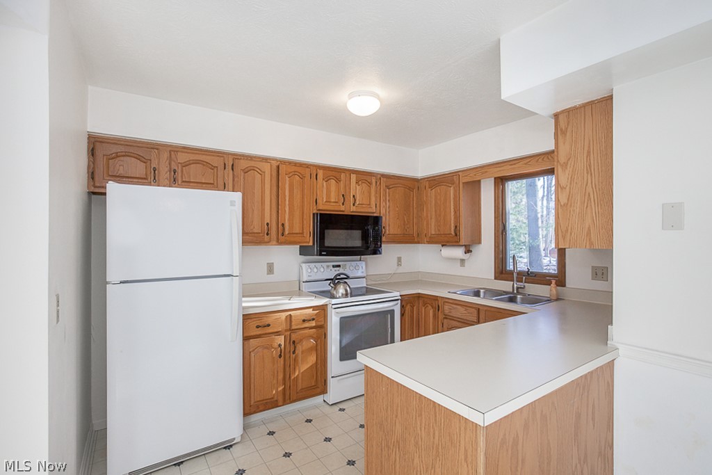 Pineview Court Condo - Residential