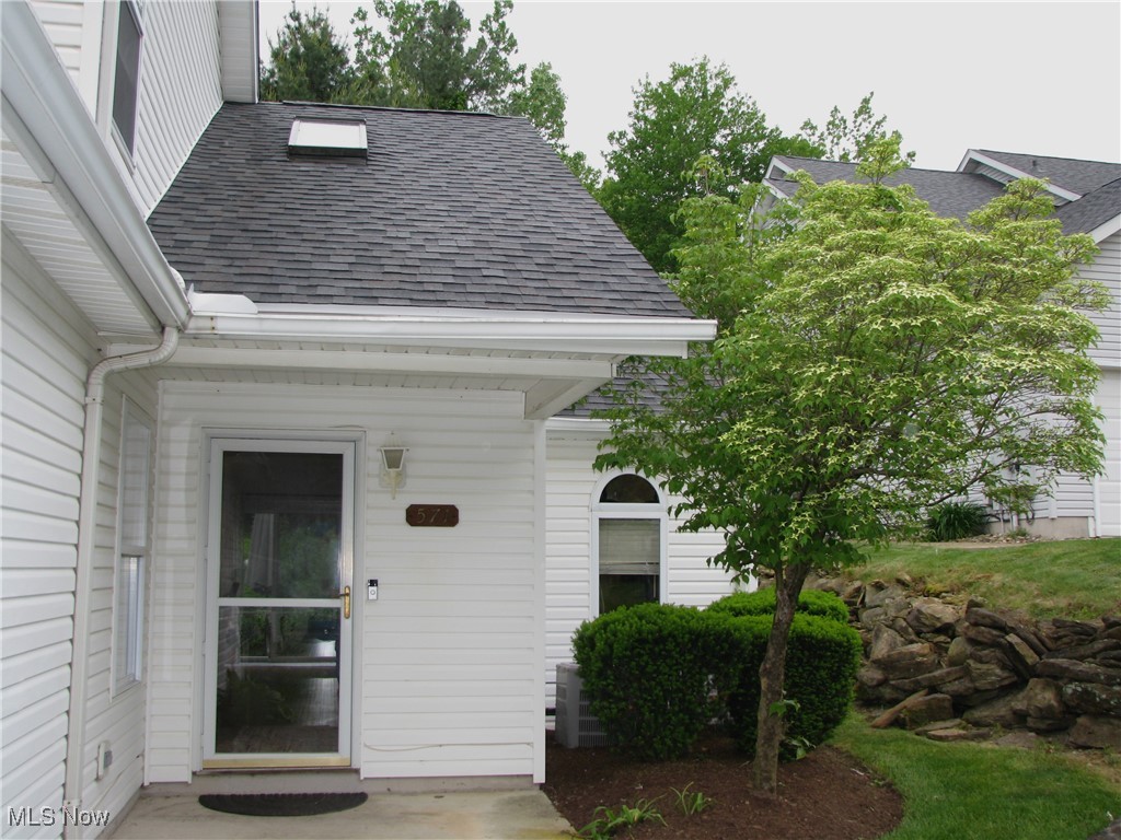 571 Hilltop Terrace, Tallmadge, Ohio image 2
