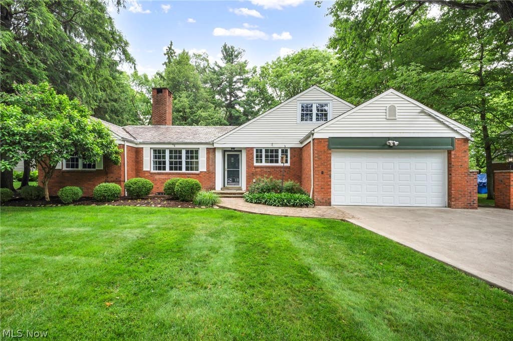 Photo of 10906 Fitzwater Road, Brecksville, OH 44141 (MLS # 5221375)