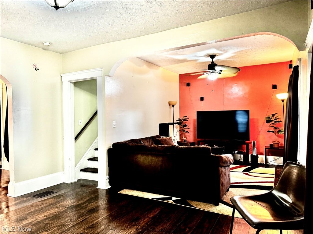 3216 W 95th Street