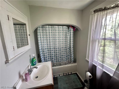 Tiny photo for 1127 East Avenue, Akron, OH 44307 (MLS # 5245829)