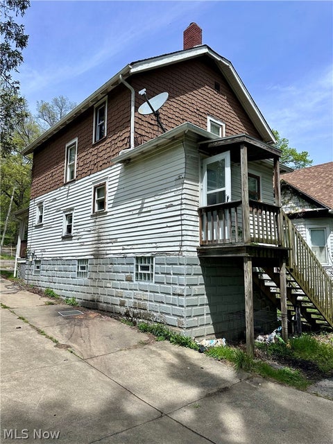Tiny photo for 1127 East Avenue, Akron, OH 44307 (MLS # 5245829)