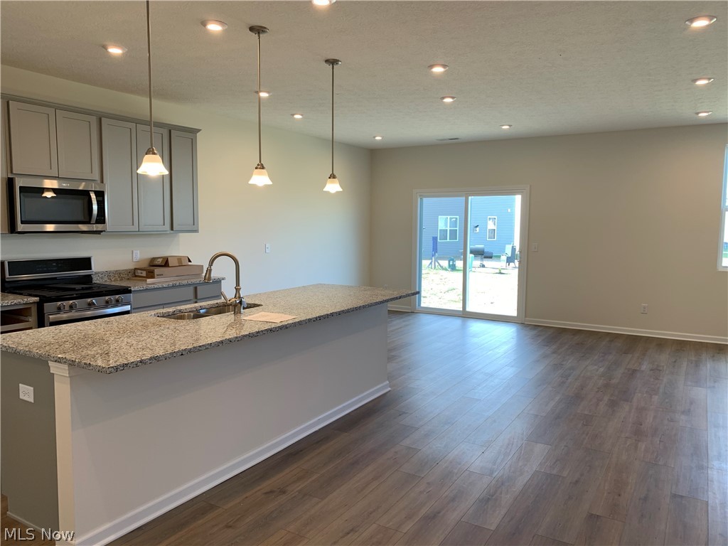 Lake Forest of Hebron - Residential