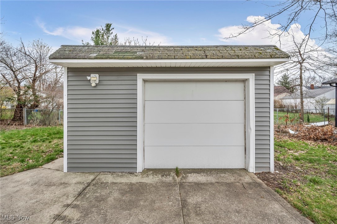 30204 Thomas Street, Willowick, Ohio image 32