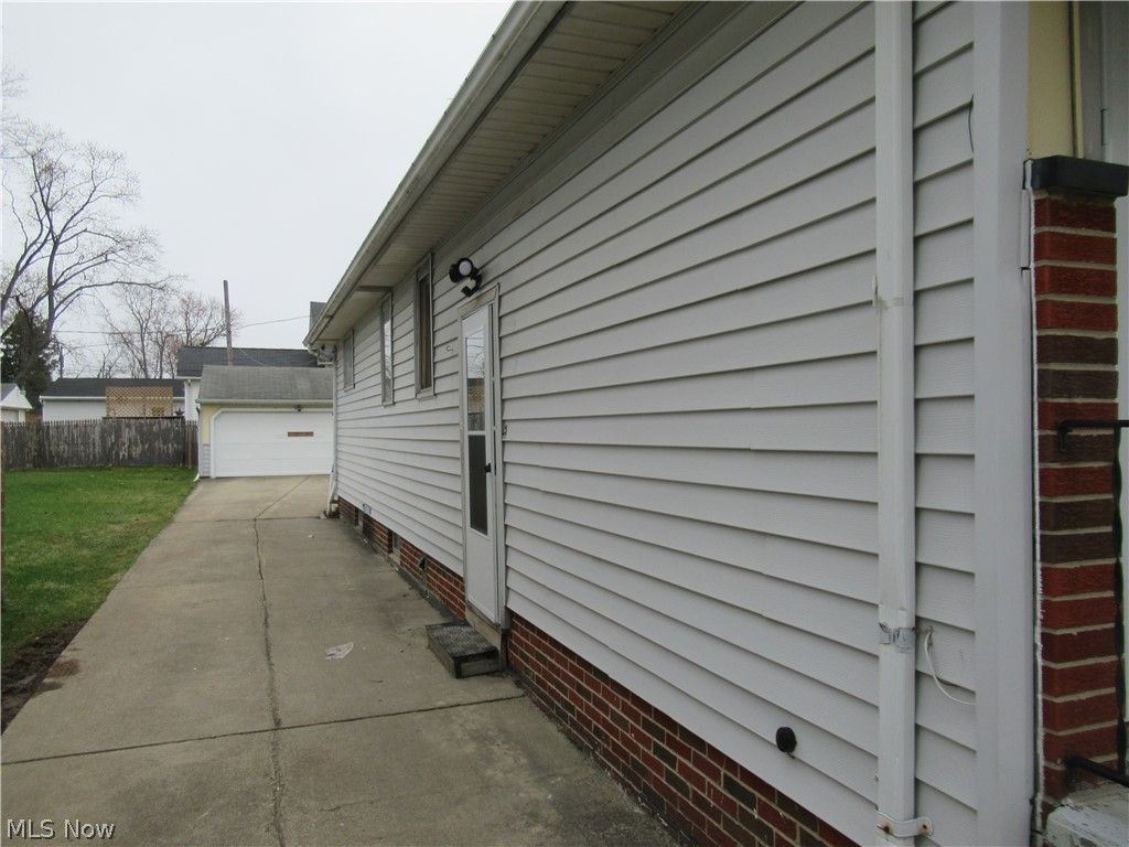 Photo of 330 Paul Street, Bedford, OH 44146 (MLS # 5194964)
