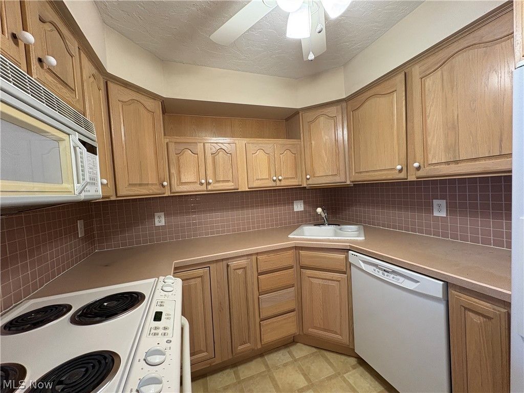 Photo of 4615 Oakhill Boulevard #106, Lorain, OH 44053 (MLS # 5185871)