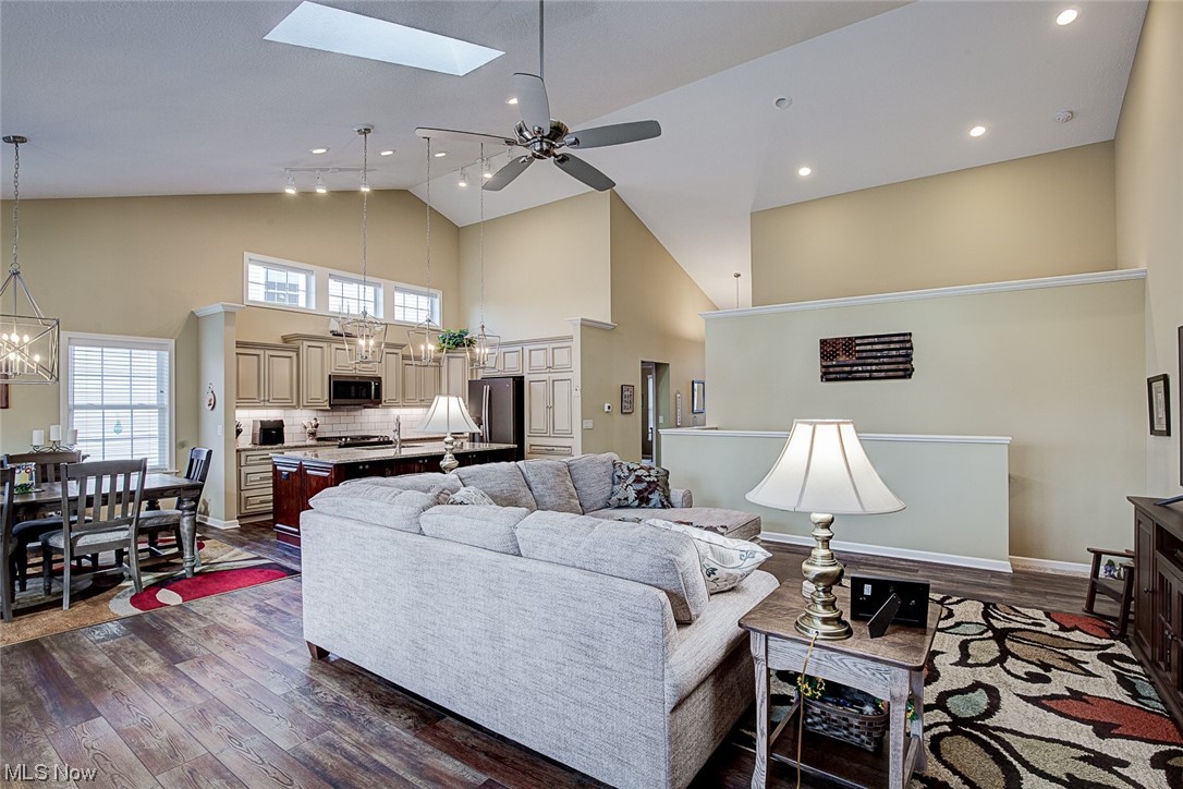 Wheaton Pl/Creekstone Condos - Residential