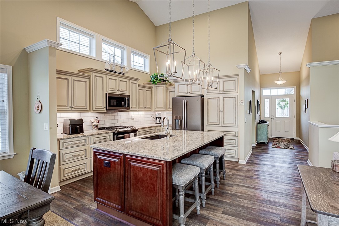 Wheaton Pl/Creekstone Condos - Residential