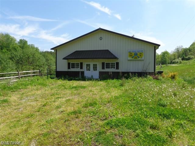 Approx. 3 Acres + 3696 +/-sq ft. Pole Building with 3 loading dock doors 10', 12' ceiling height. Lots of possibilities!