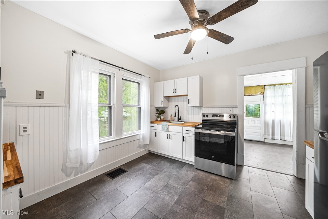 11344 Walnut Avenue, Alliance, Ohio image 2