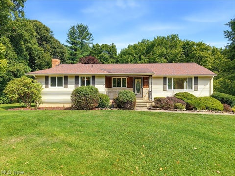 Homes For Sale - 1373 Bell Road<br/> Geauga County, Chagrin Falls, OH 44022