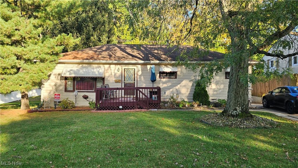 Photo of 560 Ridge Drive, Medina, OH 44256 (MLS # 5164141)