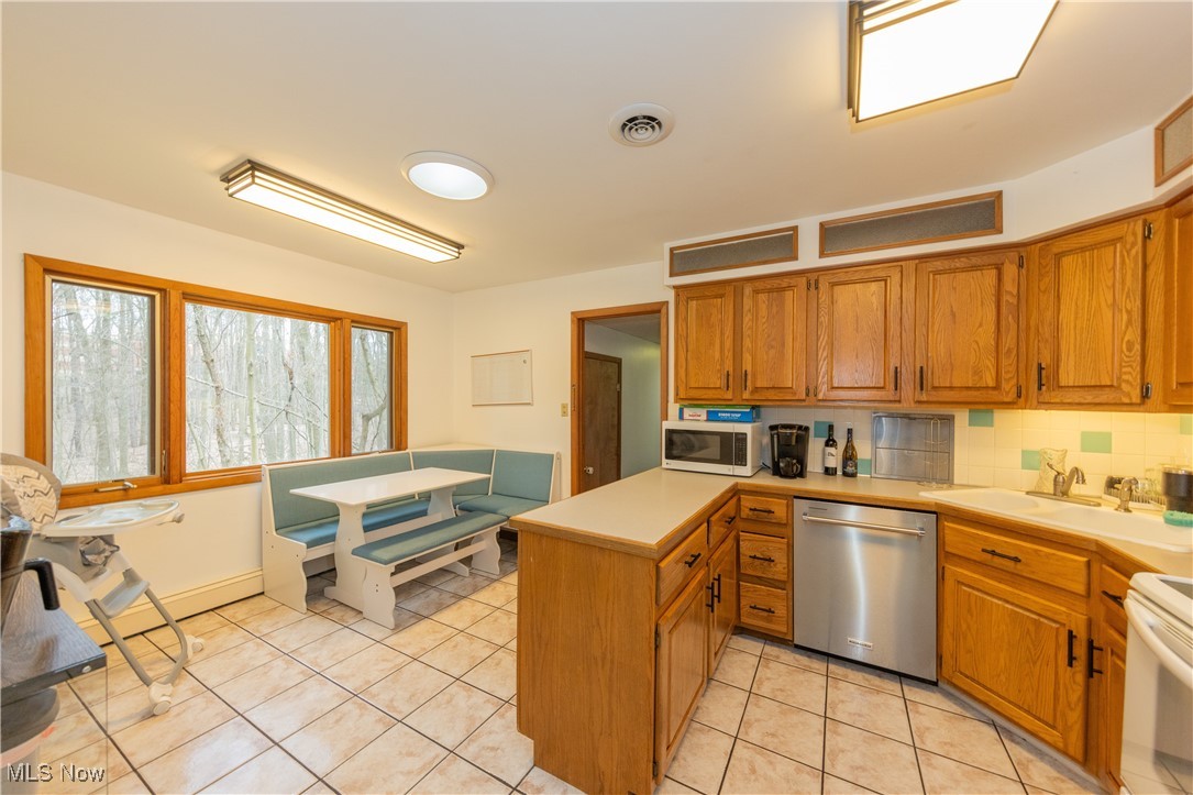 18031 Meadow Lane, Strongsville, Ohio image 18