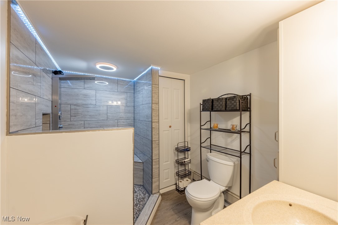 18031 Meadow Lane, Strongsville, Ohio image 32