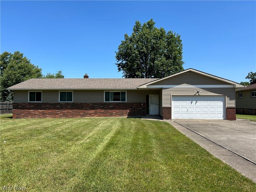 Great opportunity in this almost 1,600 sq ft ranch on a quiet street in N. Royalton. 3 bed 1.5 bath w/full basement. Hardwood throughout almost entire home. Newer: windows. Roof. Water tank. Some new plumbing in basement. Updated electrical box. Spacious kitchen with eatin area and formal dining room. Spacious front living room. Hardwood floors under green carpet. Large 2 car garage w/opener. Storage shed.