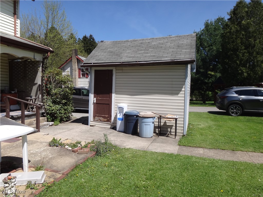 46399 Walnut Street, Rogers, Ohio image 3