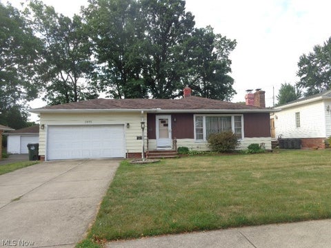 Homes For Sale - 2999 Jeanne Drive<br/> Cuyahoga County, Parma, OH 44134