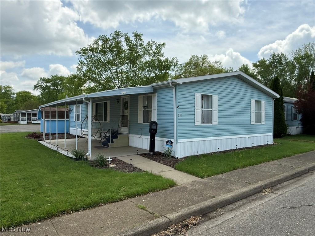 218 Shel Mar Drive, New Philadelphia, Ohio image 1