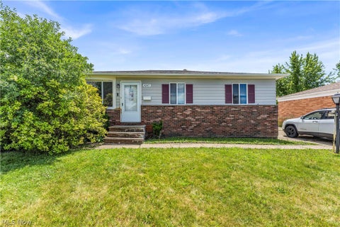 Homes For Sale - 4245 E 177th Place<br/> Cuyahoga County, Cleveland, OH 44128