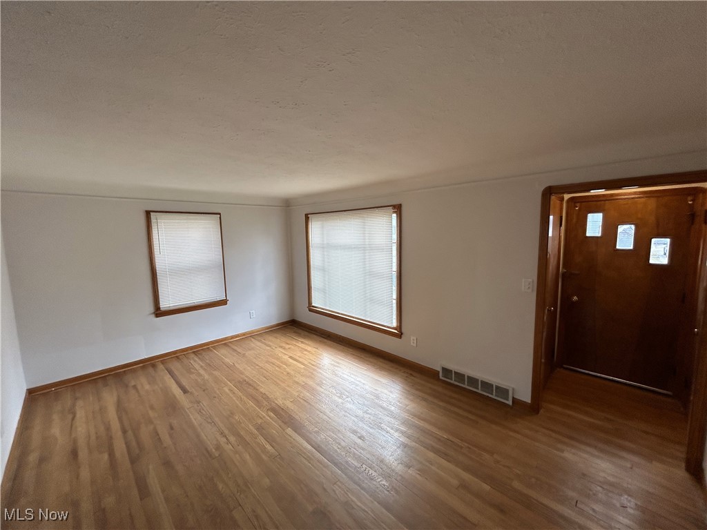 9405 Park Heights Avenue, Garfield Heights, Ohio image 3
