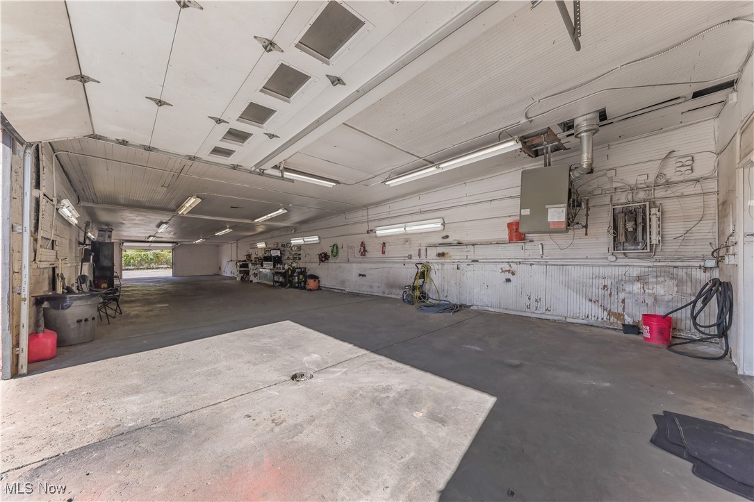 Wf Walworths Sub Tr 16 - Commercial Lease