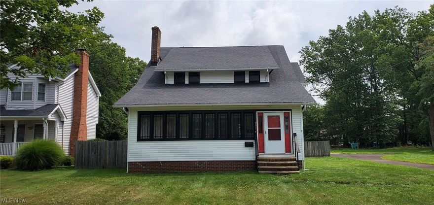 Spacious colonial in the heart of Euclid!  Neutral decor, updated kitchen and baths.  Tons of natural light.