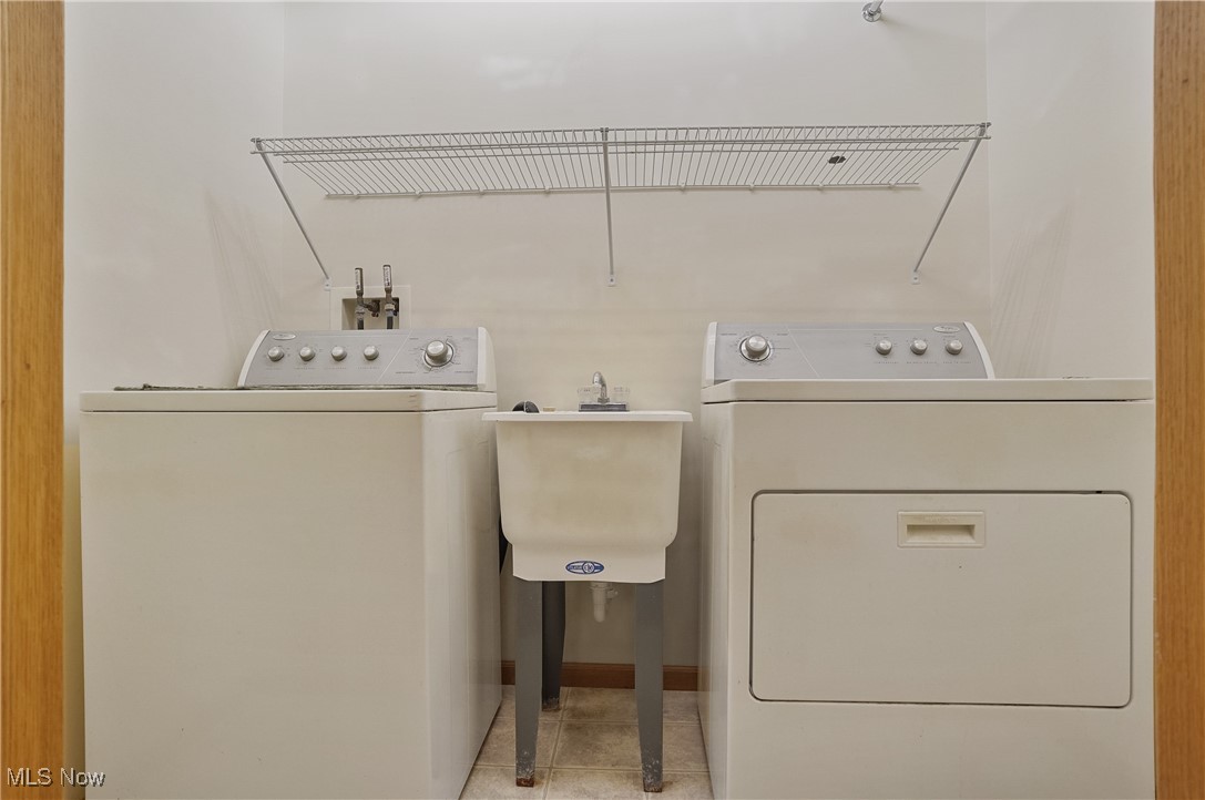 River Rdg Condos - Residential