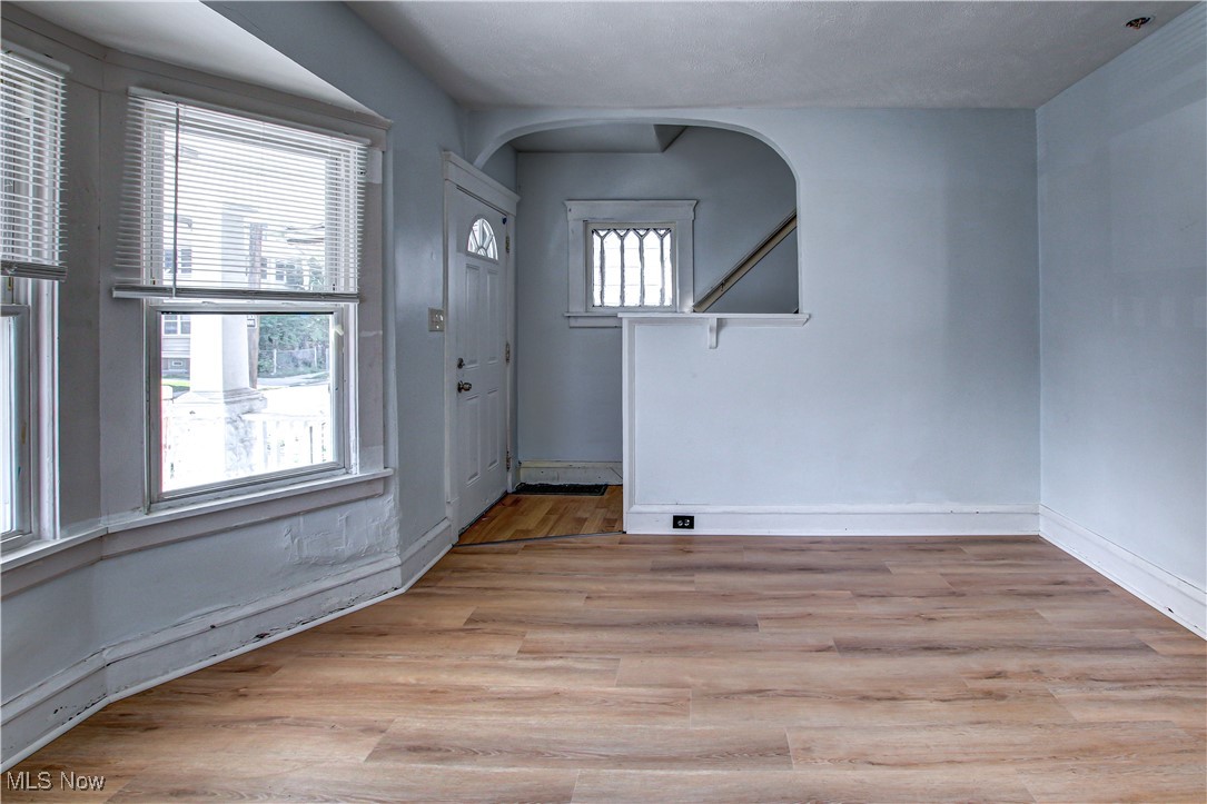 2128 W 105th Street