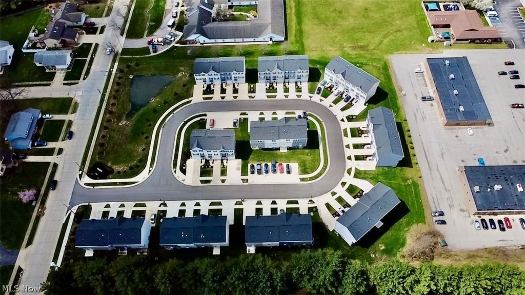 Photo of 114 Slate Ridge Drive #9, Barberton, OH 44203 (MLS # 5197797)