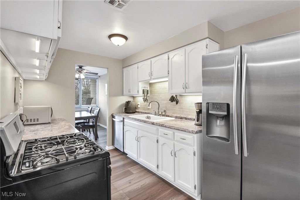 Photo of 12900 Lake Avenue #314, Lakewood, OH 44107 (MLS # 5176919)