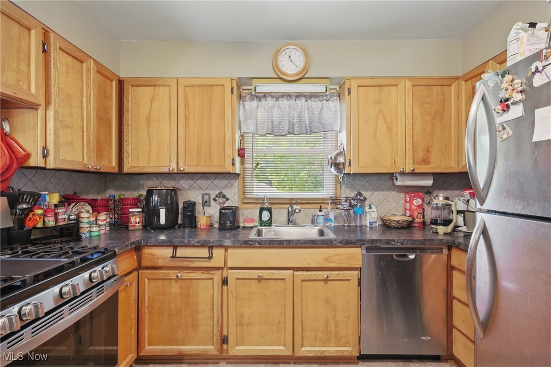 12824 Fruitside Road, Garfield Heights, Ohio image 13